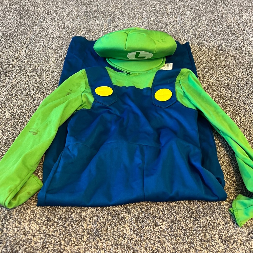 Nintendo Boys Luigi Super Mario Costume Jumpsuit with Hat Size 6-7 Cosplay
